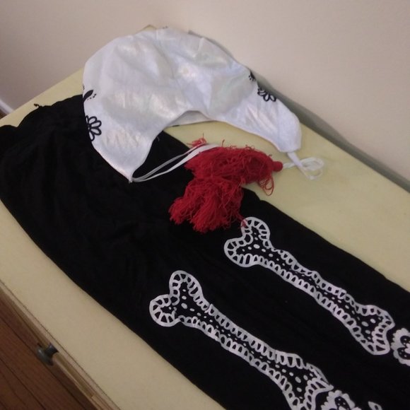 Candy skull and bones footless tights/leggings and cap with tassels - size small - Picture 3 of 3